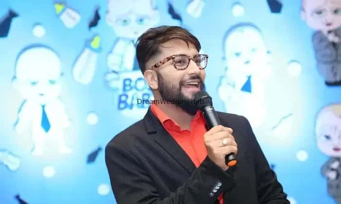 Anchor Viennay Tiwaarri