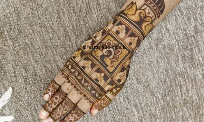 Achal's Mehndi Artist