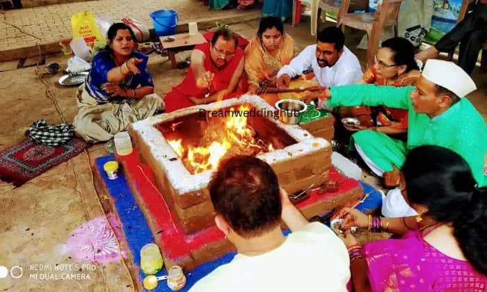 Pandit Joshi Guruji for Puja Services