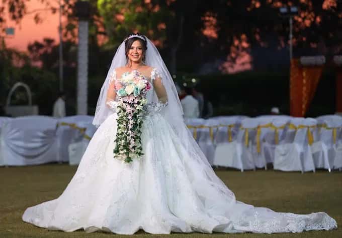 Lorean Wedding Gowns