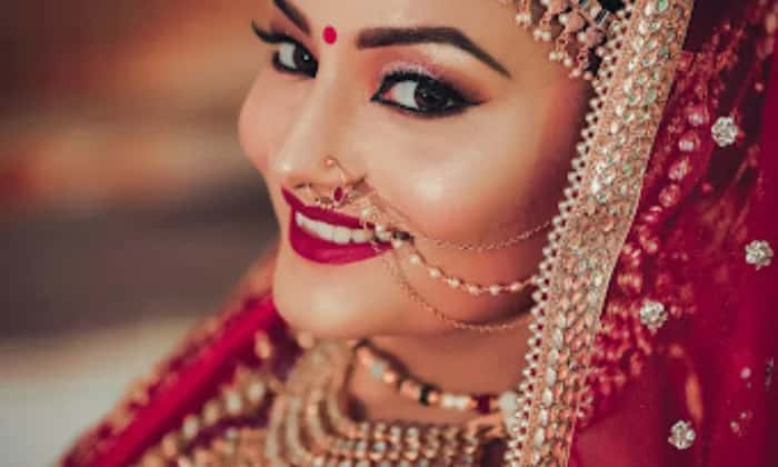 Momenttra  Wedding Photographer