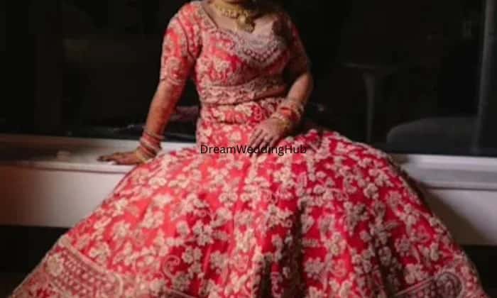 Vasu Garments  Saree Showroom