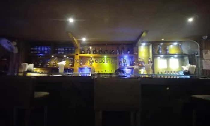 UP 70 Bar & Restaurant