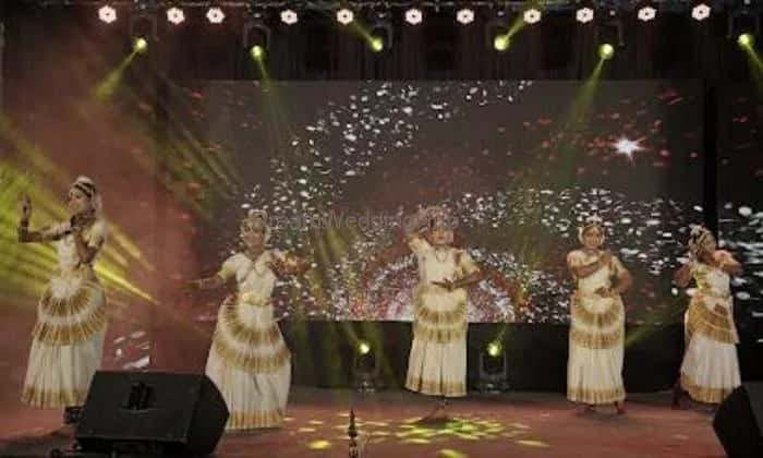 FOOTLIGHTS DANCE SCHOOL THRISSUR - Classical Dance Classes, Bollywood, Hip Hop, Folk, Contemporary Dance