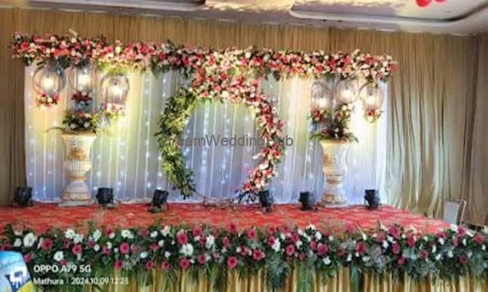 Lakhan Balloon & Flowers Decoration