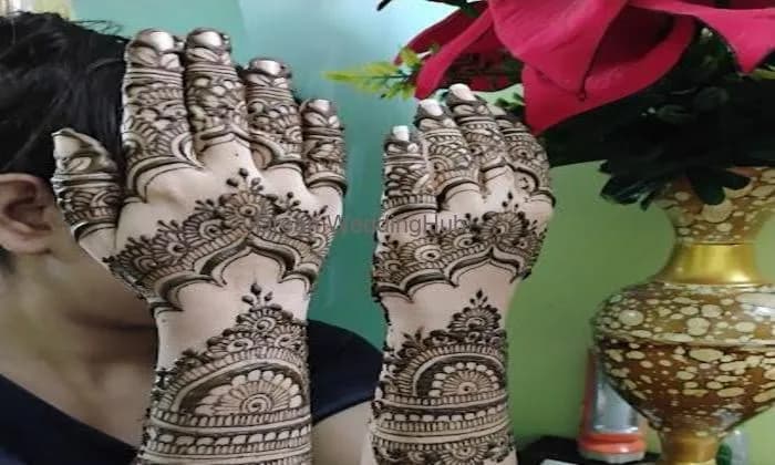 Gayatri Mehandi Artist & Makeover