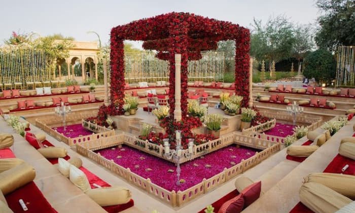 10 Decor Ideas For a Breathtaking Sundowner Mandap.