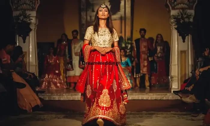 Gun jwellers rental lehnga bhind