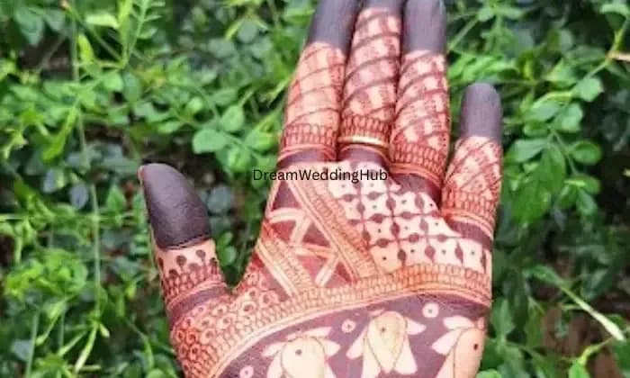 Vaishnavis Mehndi studio