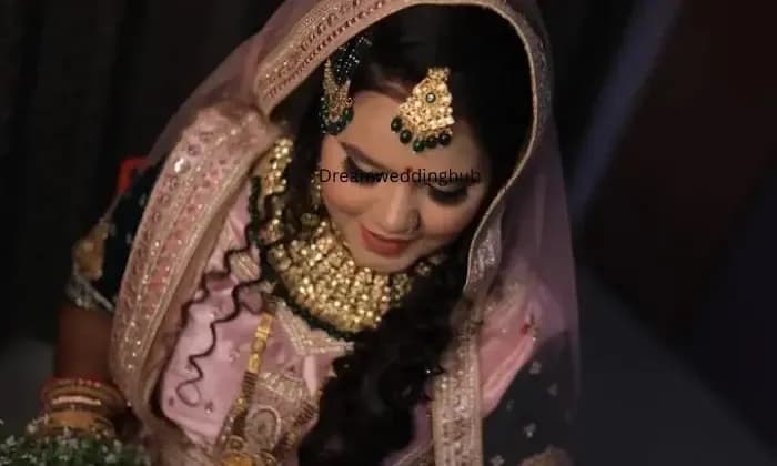 Shraddha Beauty  Make