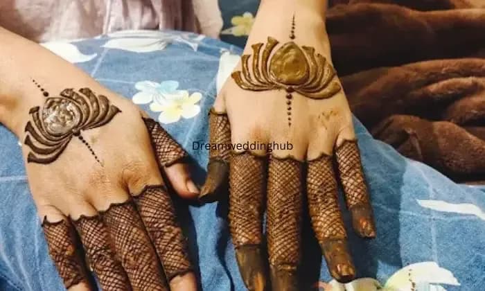 Mehndi artist Deepika