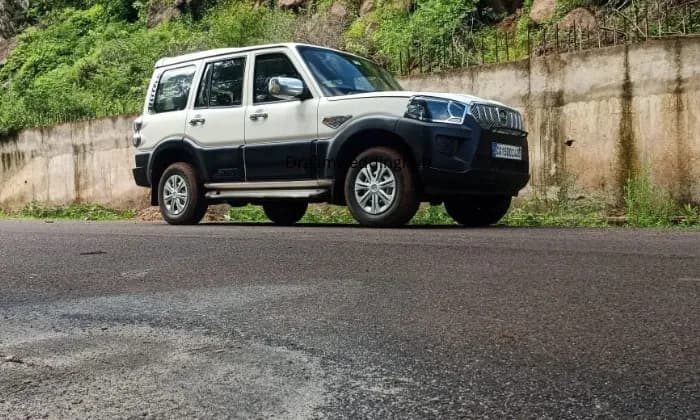 Ambikapur luxury car rental