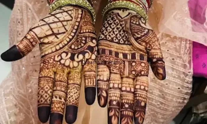 Pari Makeover  Mehendi Artist