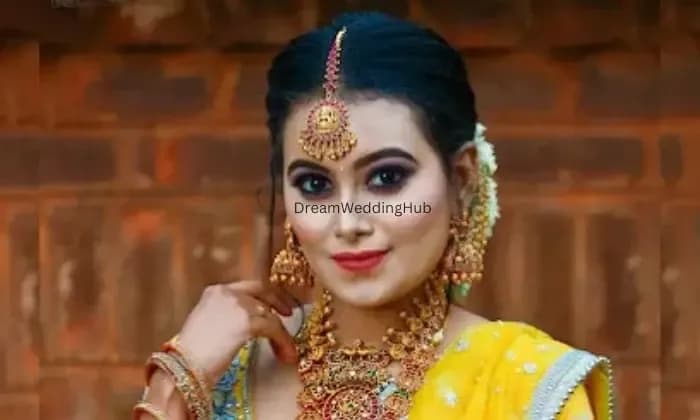 PAVITHRS HIGHLIGHT BRIDAL MAKEOVER STUDIO
