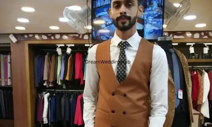 Men in Q Mens Wedding