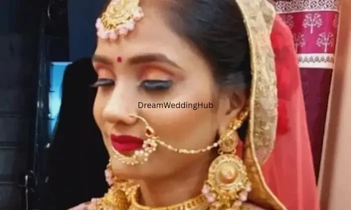 Rashi Beauty Parlour