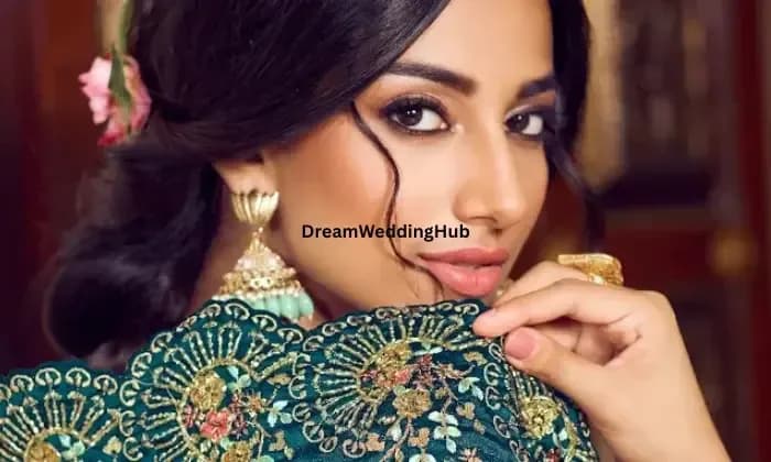 Abhishek Saree Centre