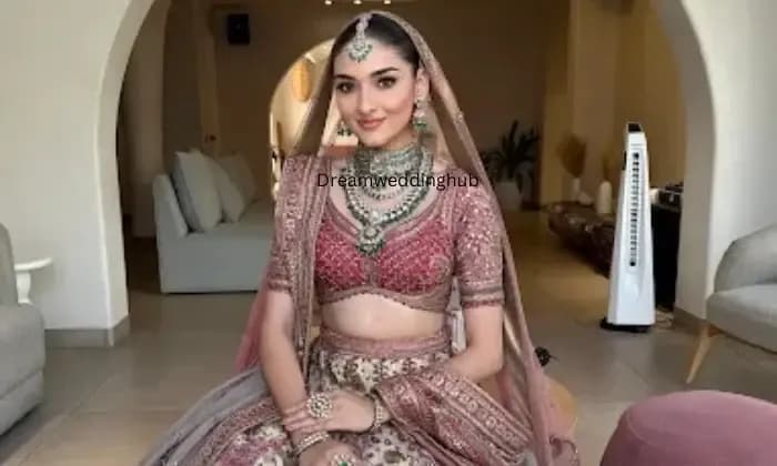 Looks Unlocked by Sonam uttara kannada