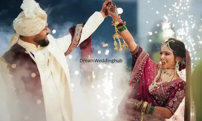 Santy Baviskar Click