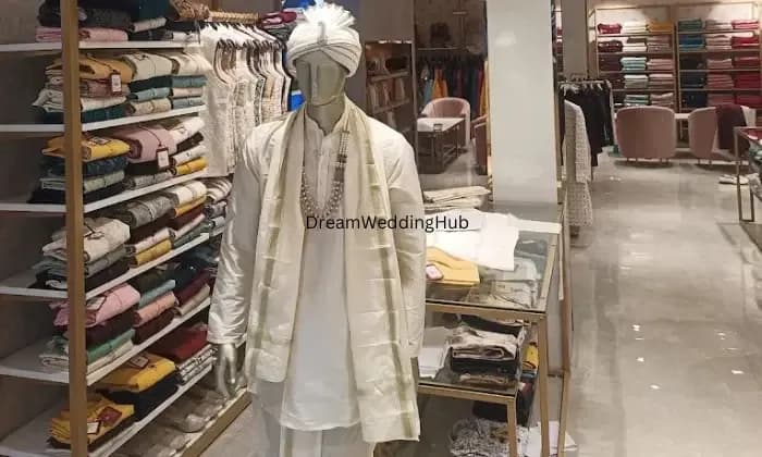 Manyavar  Mohey kakinda