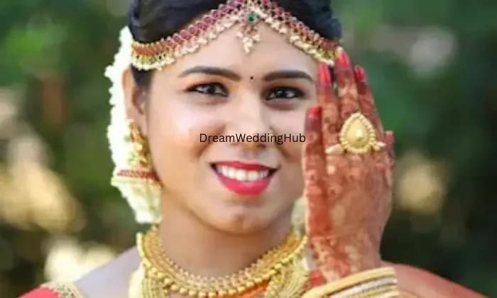 Womea  Makeup institute