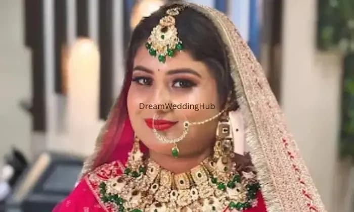 The black and white loreal Unisex salon