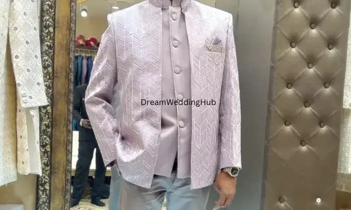 Ronalds Fitting Corner