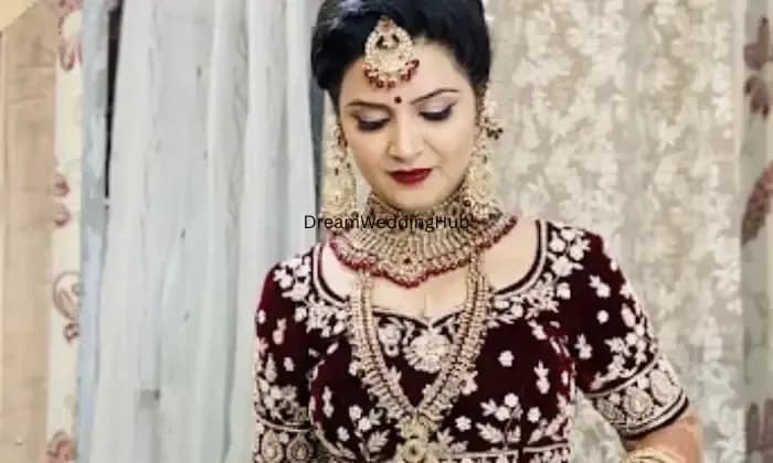 Manju beauty parlour