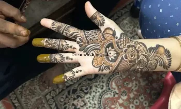 R K Mehandi Artist raipur