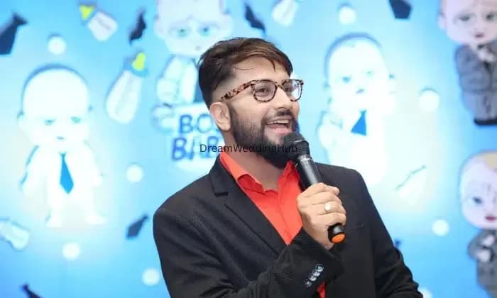 Anchor Viennay Tiwaarri