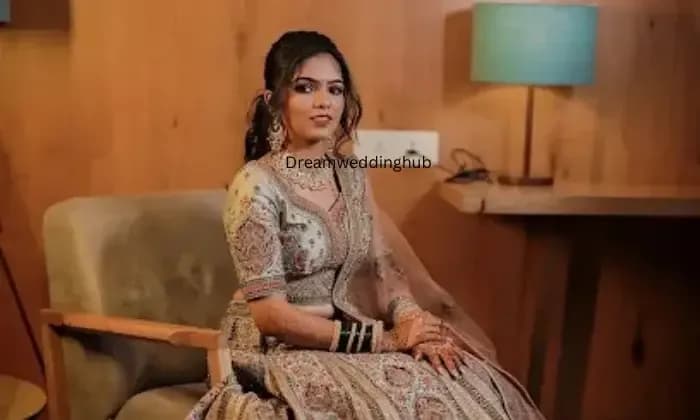 Pooja Mishra  Makeup Artist