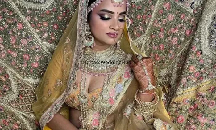 Aura international makeover studio