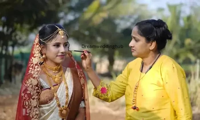 Manjula Makeup studio and Parlour