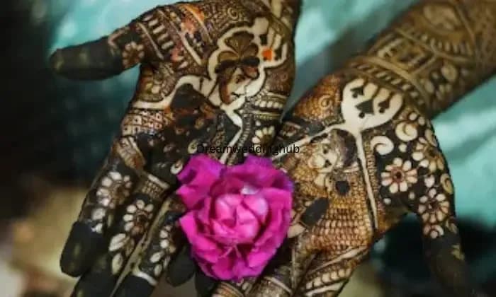 Khushboo mehandi artist