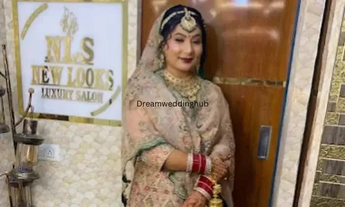 New Looks unisex And Academy