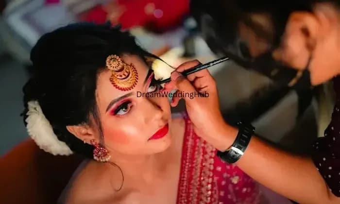 Keilee makeup academy