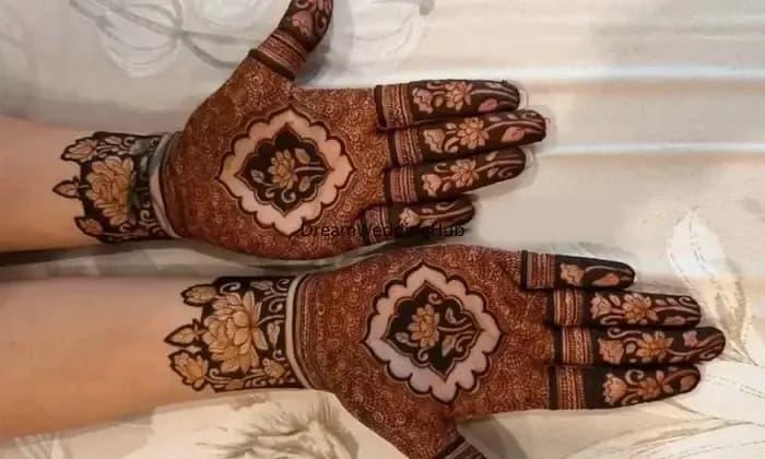 Bombay Mehandi Designer 
