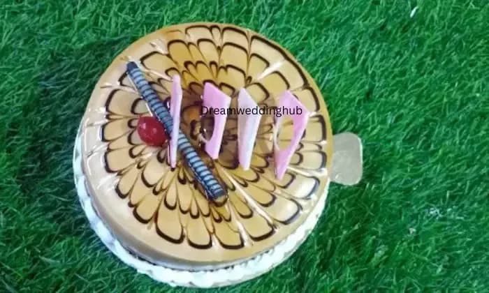 away cake and ice cream