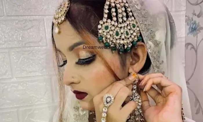 MAHI MAKEOVERS MAKEUP STUDIO