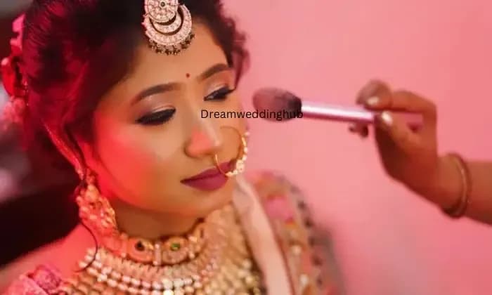 Makeup Artist Deepanshi Areen