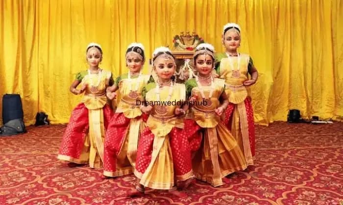 YEZHISAI GEETHALAYAM