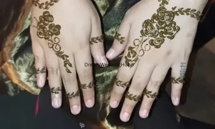 Savani mehndi artist