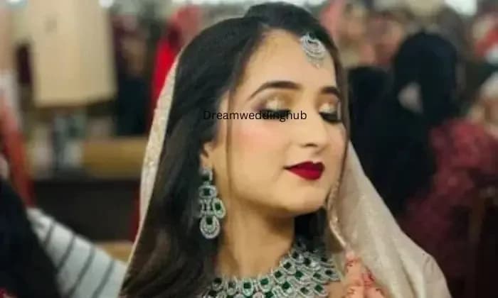 Asiya Makeovers Best Makeup Artist