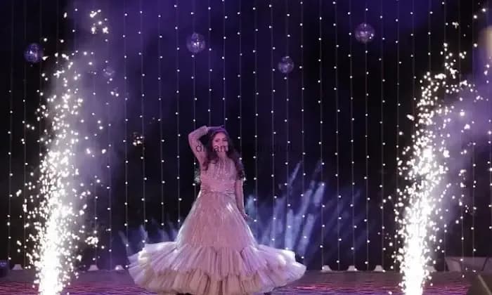 DANCE WITH RIYA MASIH