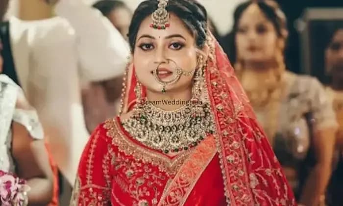 NEW LOOKS UNISEX SALOON