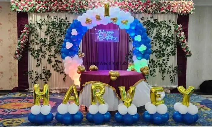 Balloons decorator Maan