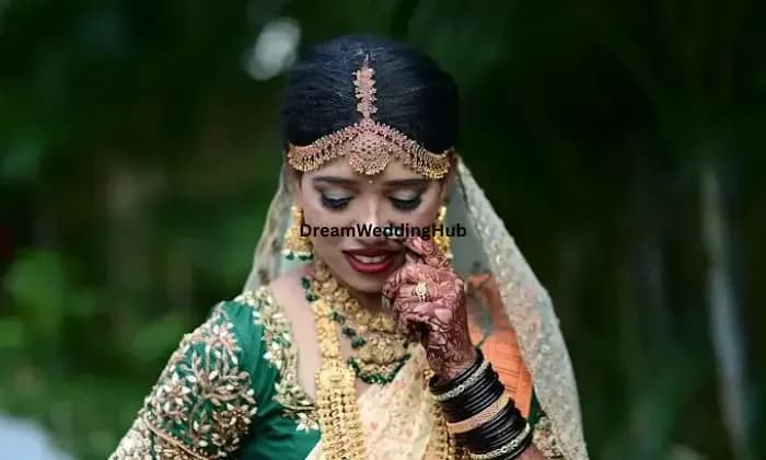 SHADES MAKEUP STUDIO