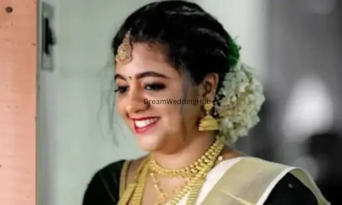 AROMA MAKE UP STUDIO