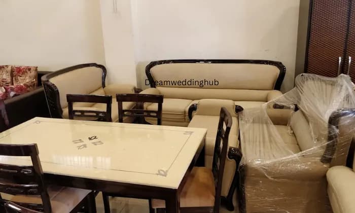 Wood Castle Furniture Showroom