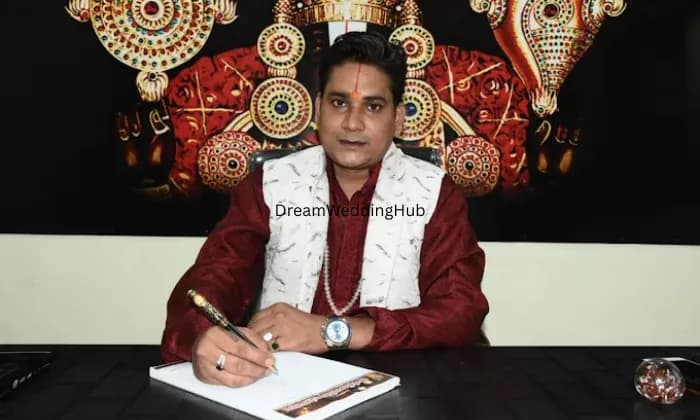 Astrologer Himanshu Dixit